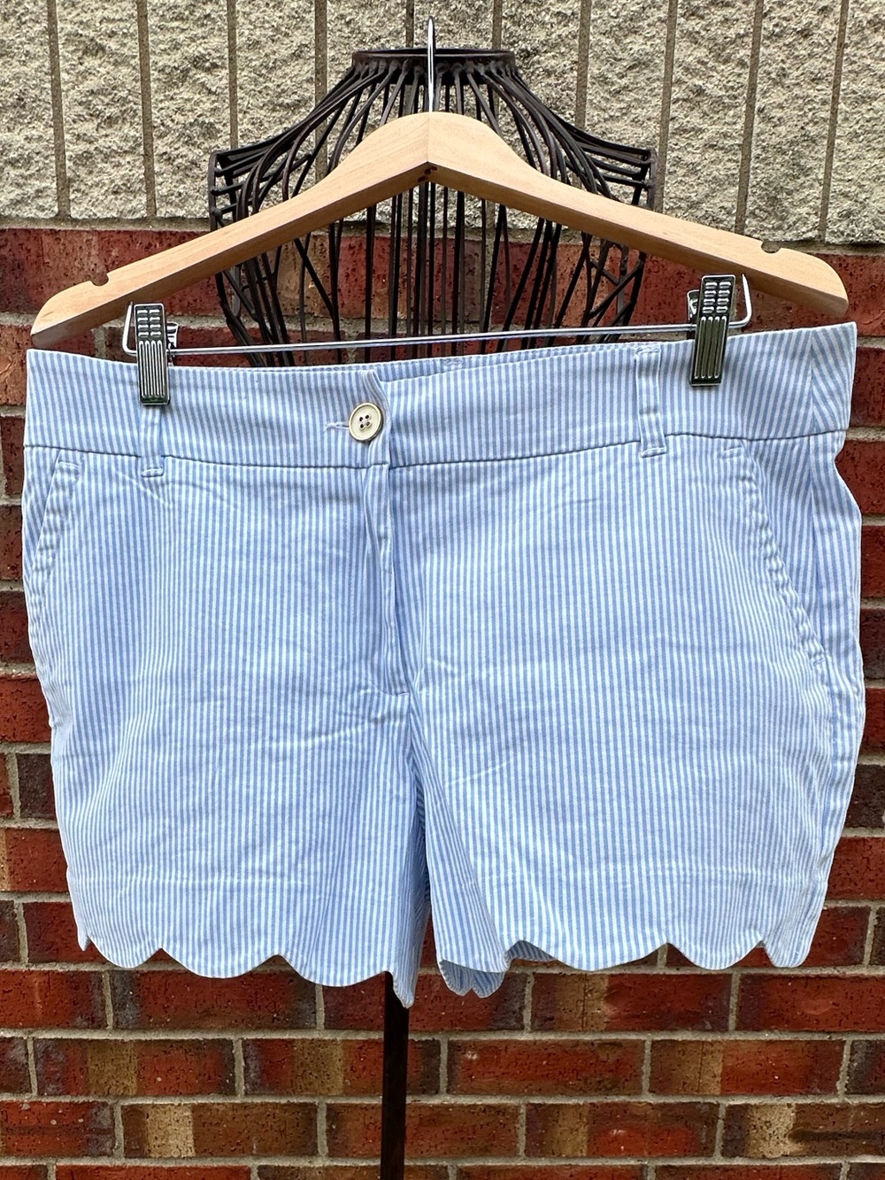 Crown & Ivy Shorts Scalloped Hem Pinstripe Nautical Coastal Vacation-Wear Beachy